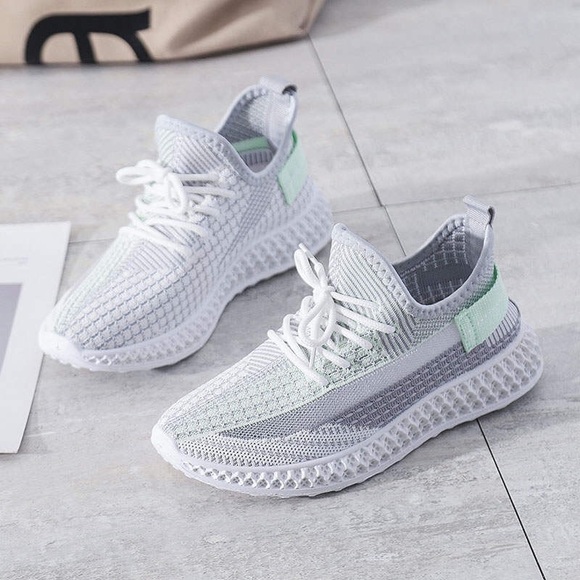 Fashion Women's Casual Sneakers New Comfortable and Very Lightweight - Picture 2 of 3